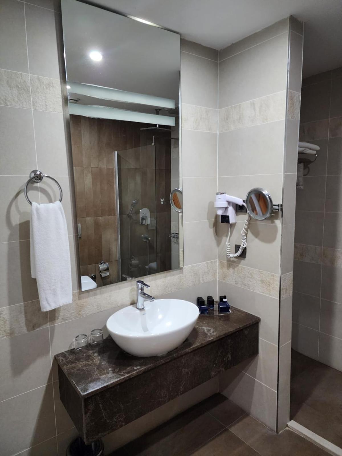 Anemon Grand Adana Otel Екстер'єр фото