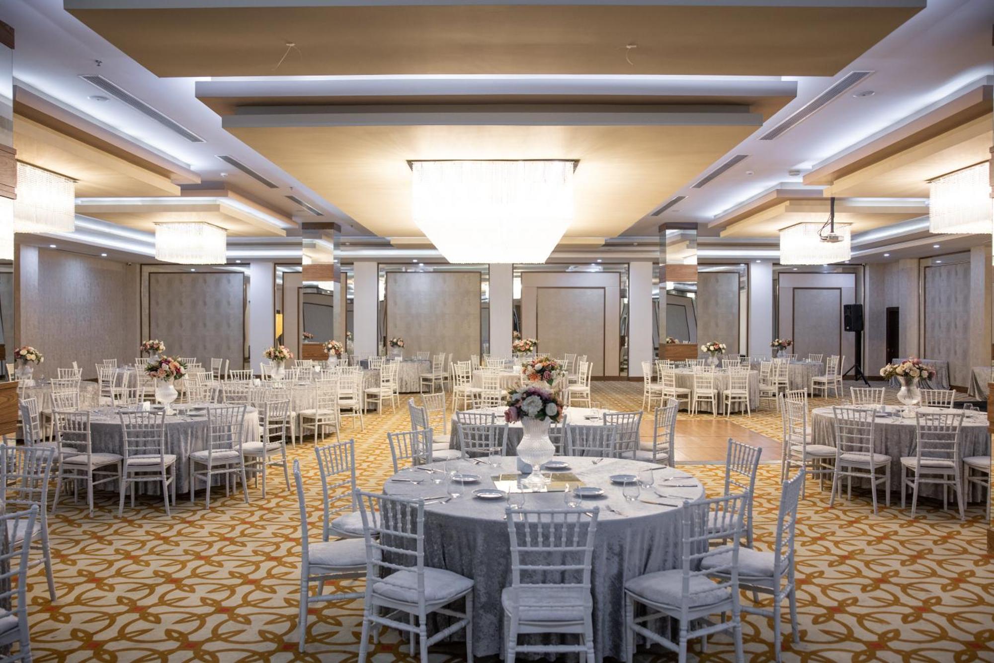 Anemon Grand Adana Otel Екстер'єр фото