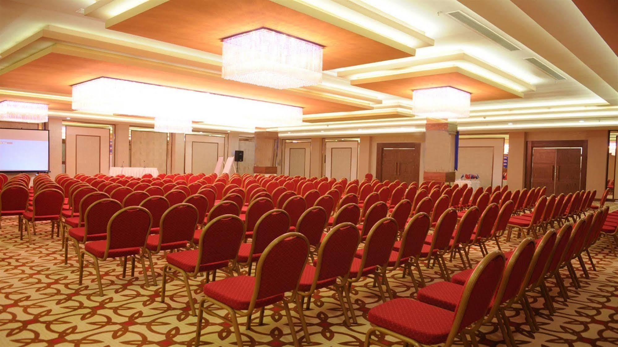 Anemon Grand Adana Otel Екстер'єр фото